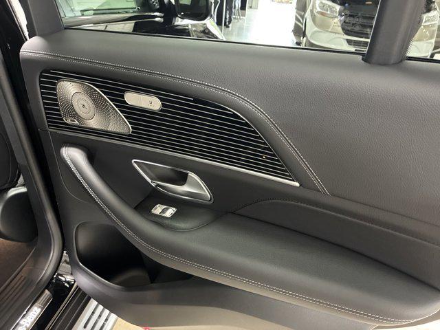 new 2025 Mercedes-Benz GLE 580 car, priced at $103,130