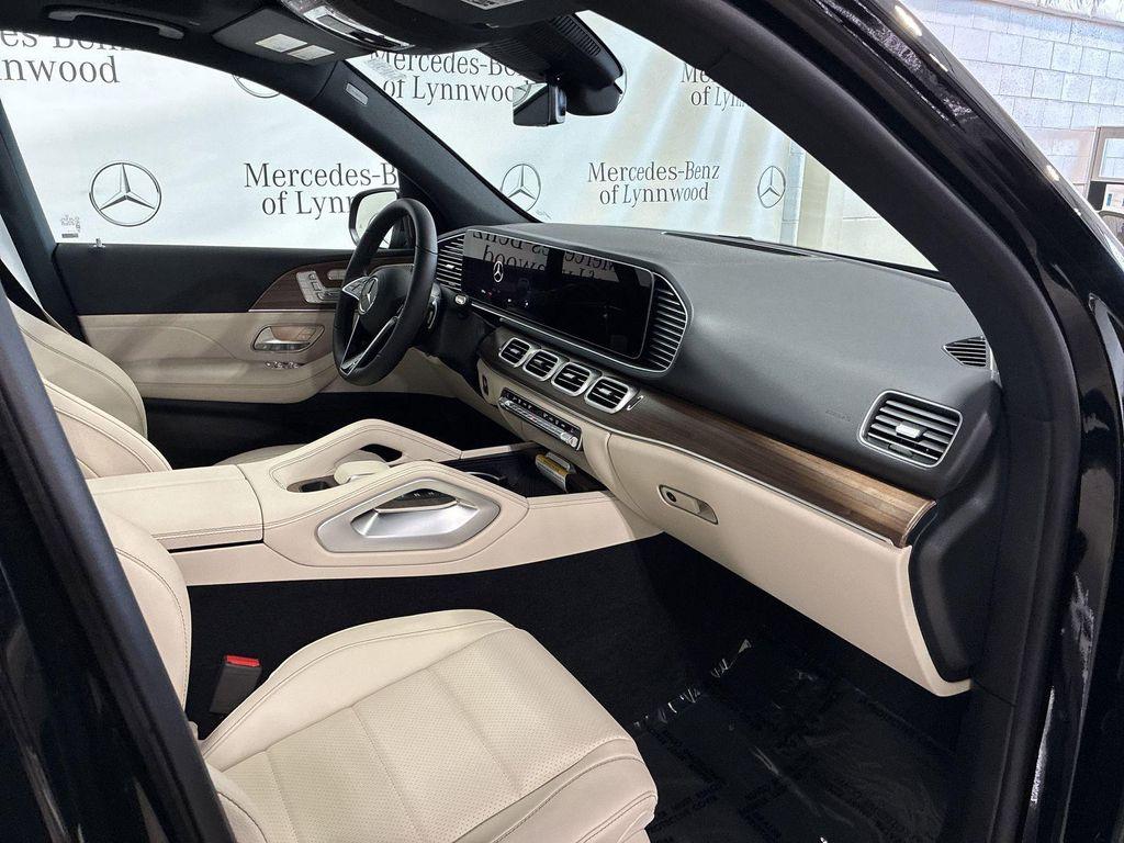 new 2025 Mercedes-Benz GLE 350 car, priced at $71,840