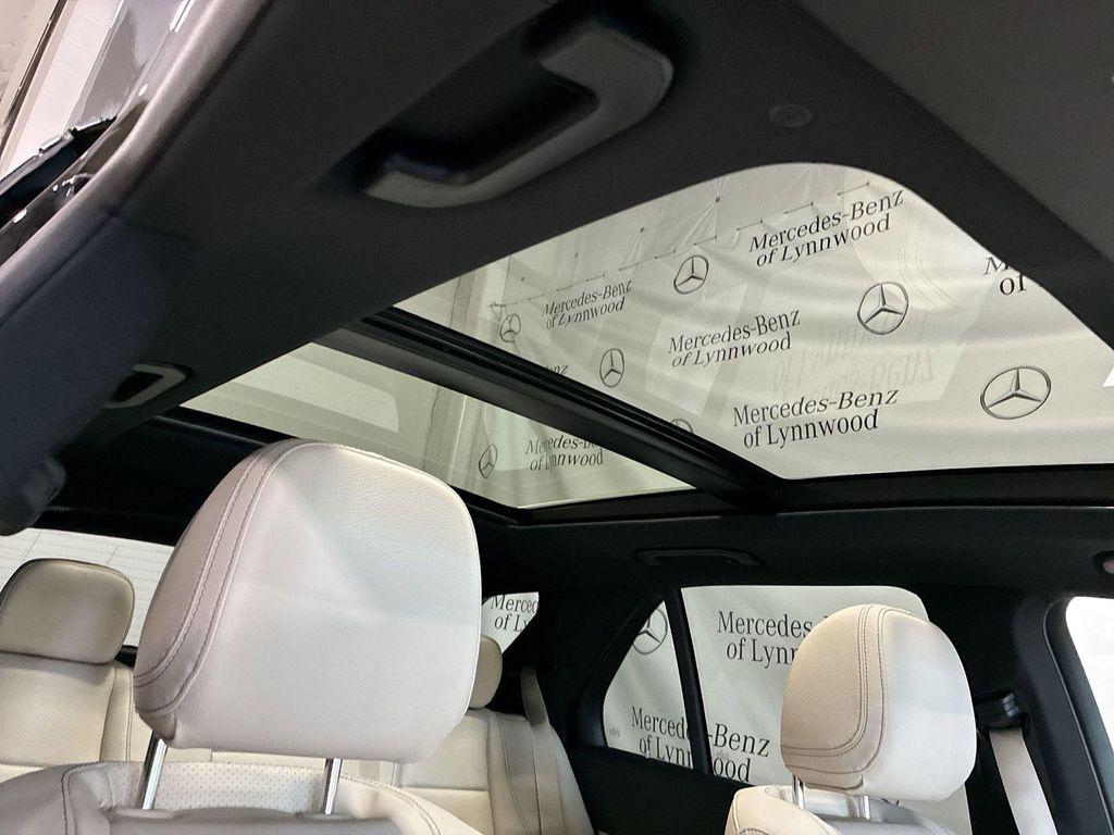 new 2025 Mercedes-Benz GLE 350 car, priced at $71,840