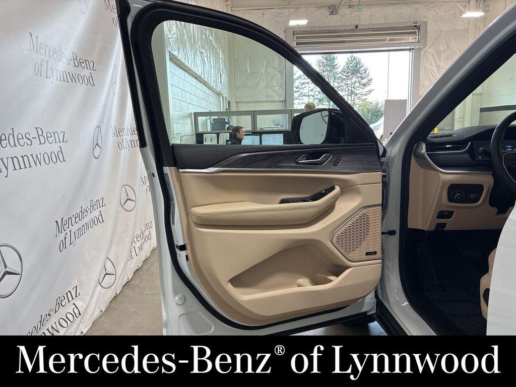 used 2025 Jeep Grand Cherokee L car, priced at $39,995