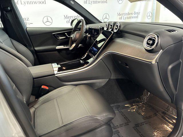 new 2025 Mercedes-Benz GLC 300 car, priced at $59,980