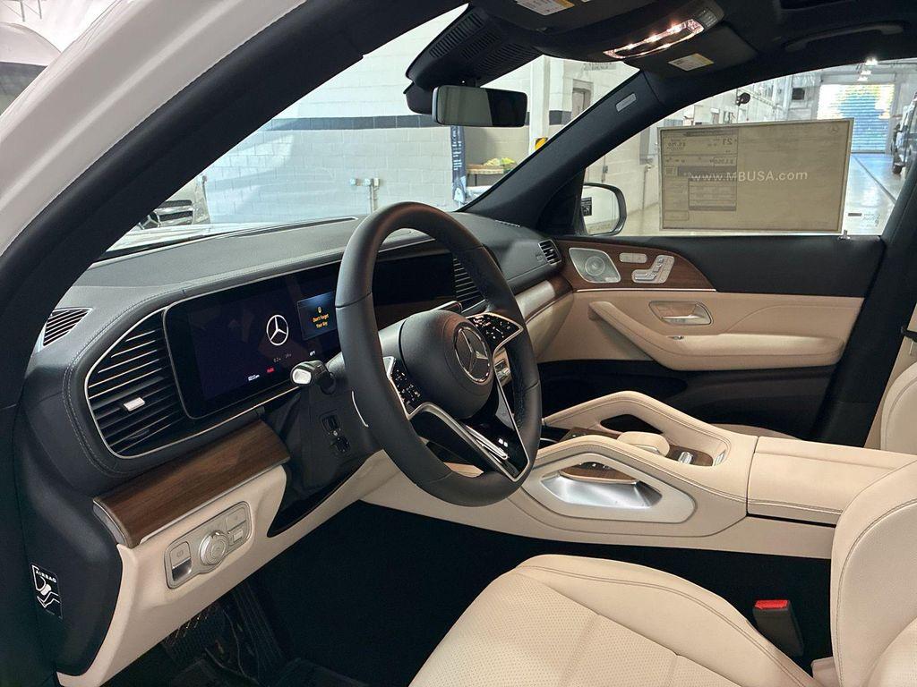 new 2025 Mercedes-Benz GLS 450 car, priced at $91,775