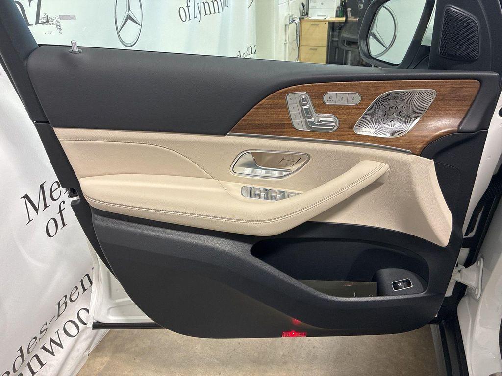 new 2025 Mercedes-Benz GLS 450 car, priced at $91,775