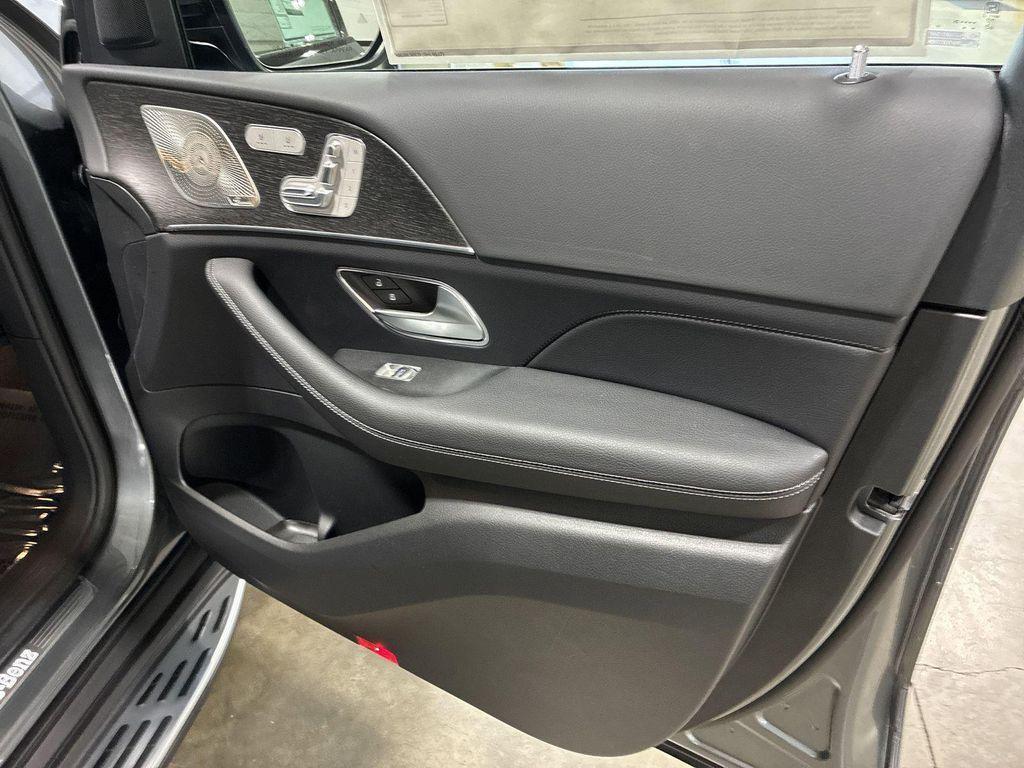 new 2025 Mercedes-Benz GLE 350 car, priced at $78,000