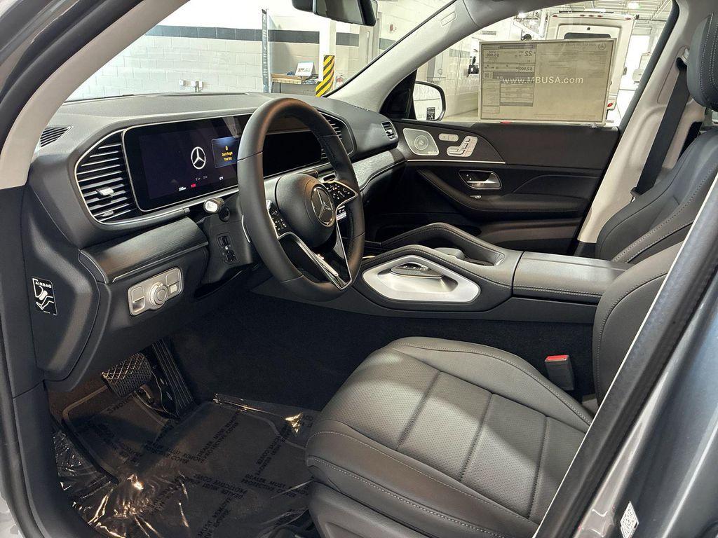 new 2025 Mercedes-Benz GLE 350 car, priced at $78,000
