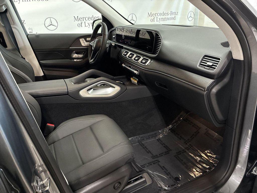 new 2025 Mercedes-Benz GLE 350 car, priced at $78,000
