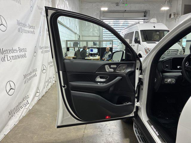 new 2025 Mercedes-Benz GLS 450 car, priced at $96,845