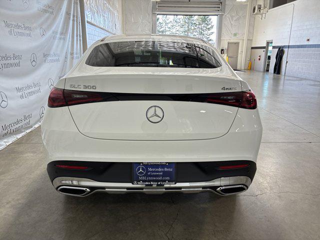 new 2025 Mercedes-Benz GLC 300 car, priced at $61,335
