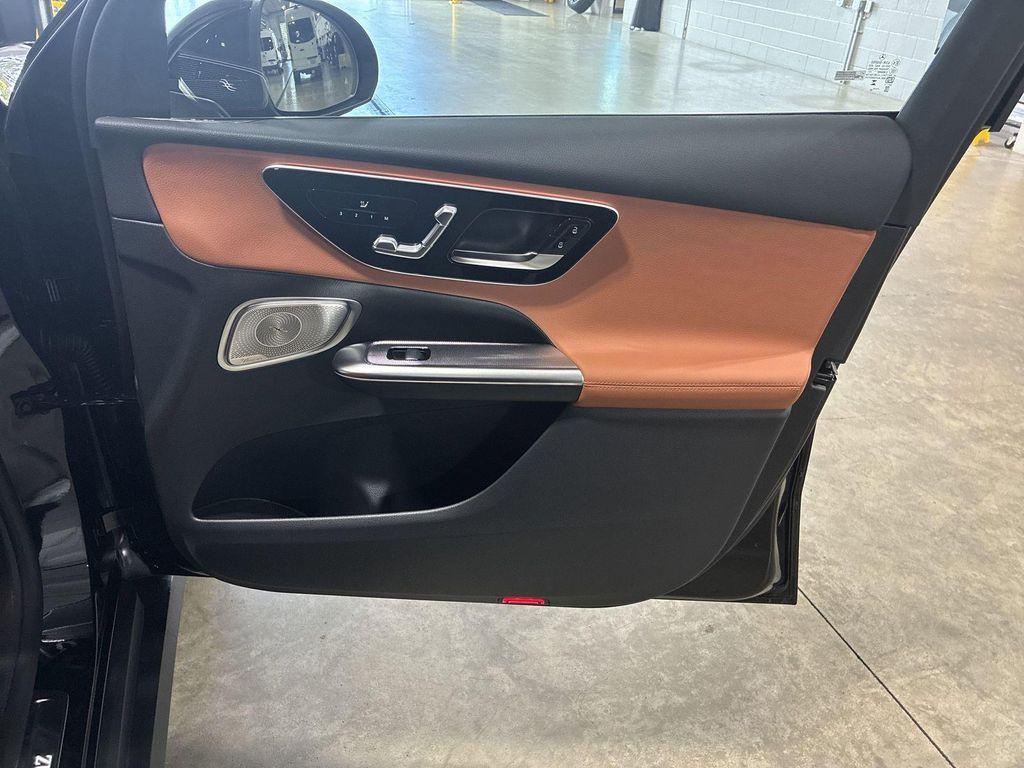 new 2025 Mercedes-Benz GLC 300 car, priced at $58,980