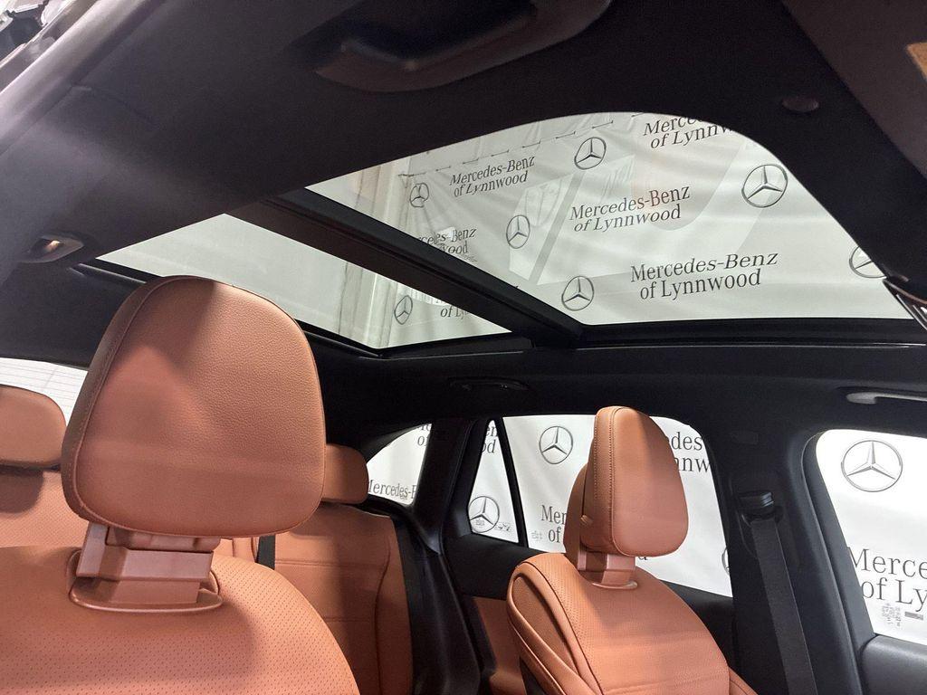 new 2025 Mercedes-Benz GLC 300 car, priced at $58,980