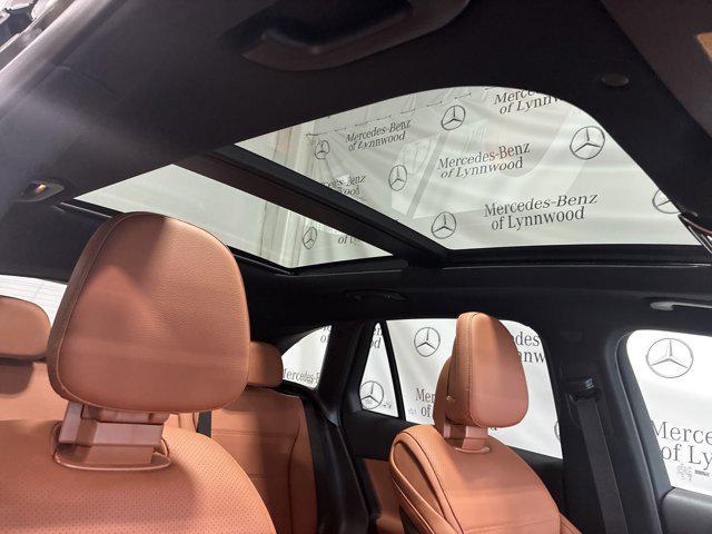 new 2025 Mercedes-Benz GLC 300 car, priced at $58,980