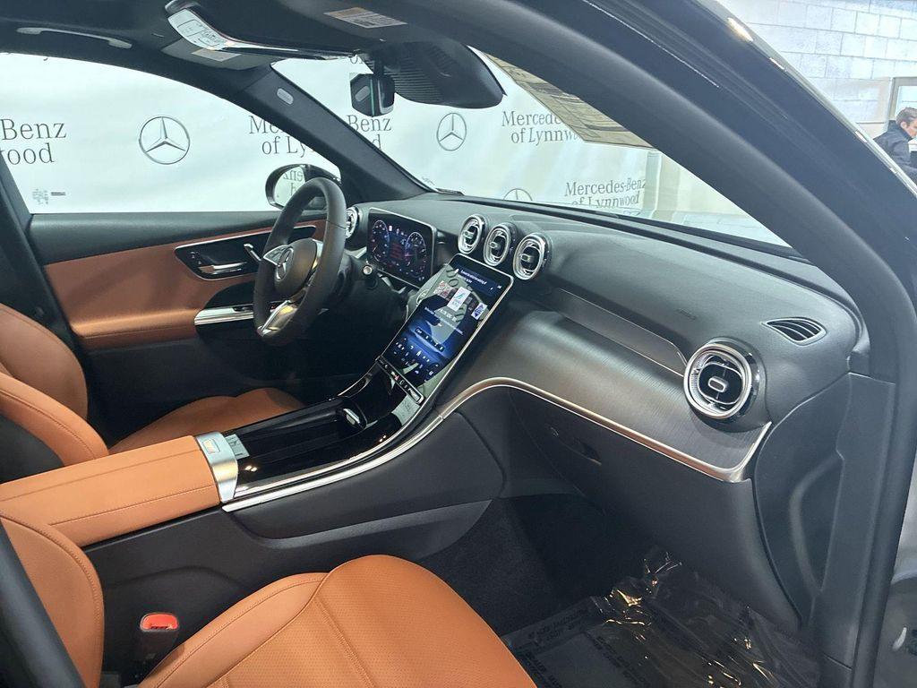 new 2025 Mercedes-Benz GLC 300 car, priced at $58,980