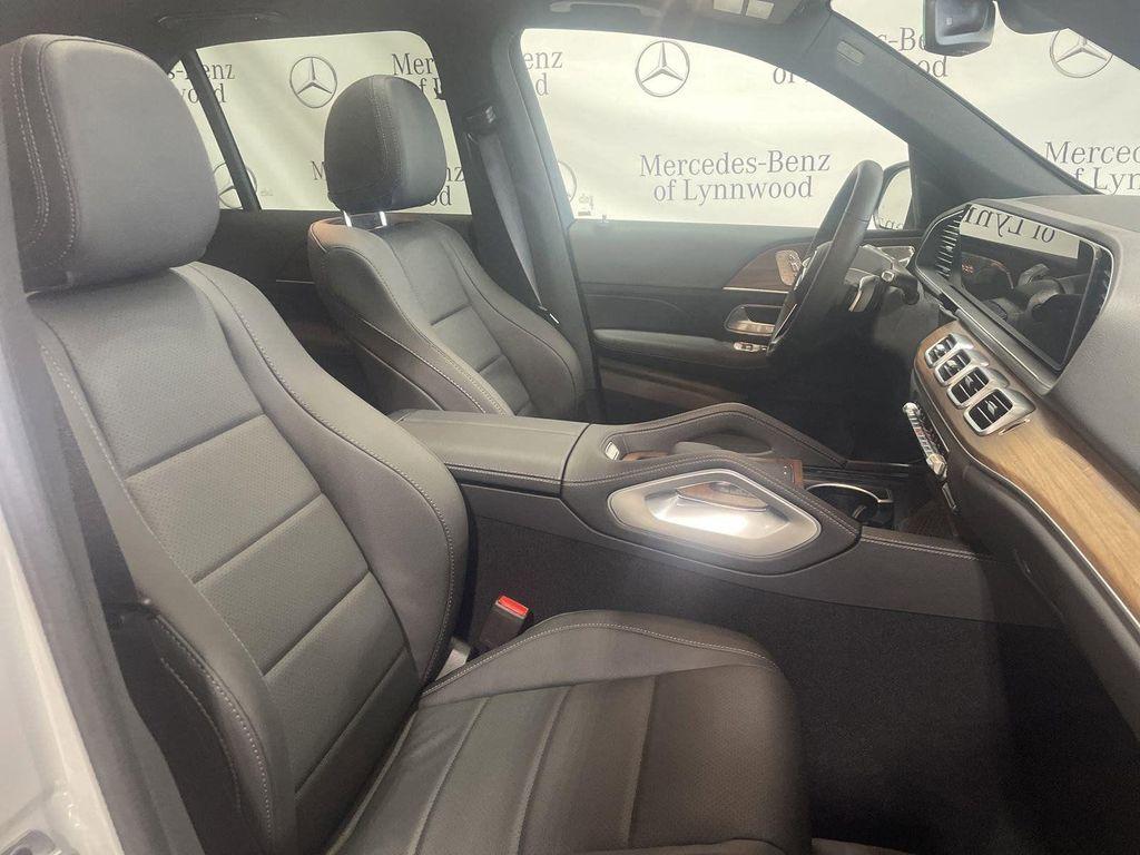 new 2025 Mercedes-Benz GLE 450 car, priced at $84,530