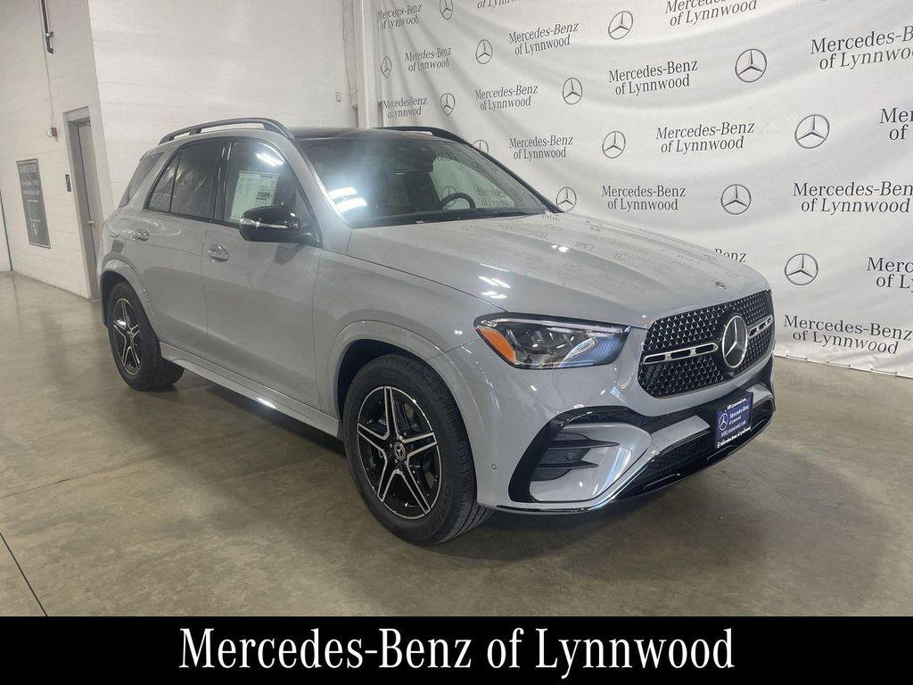 new 2025 Mercedes-Benz GLE 450 car, priced at $84,530