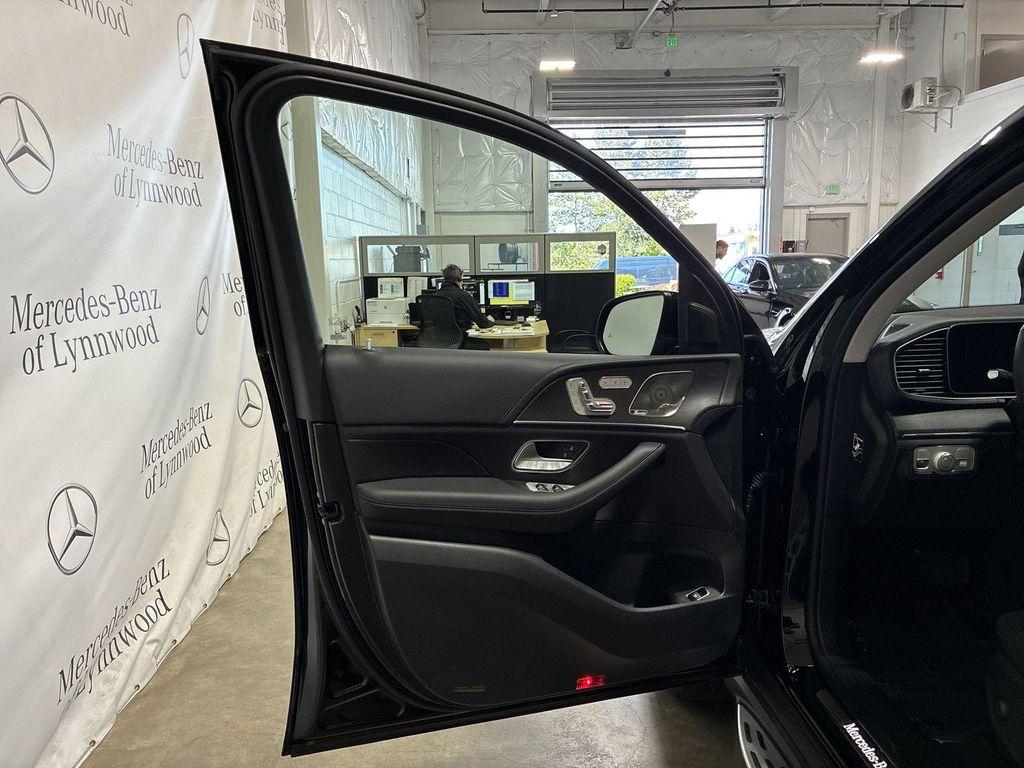new 2025 Mercedes-Benz GLE 350 car, priced at $75,865