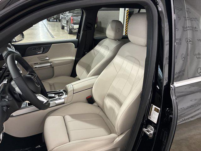 new 2025 Mercedes-Benz GLB 250 car, priced at $50,195
