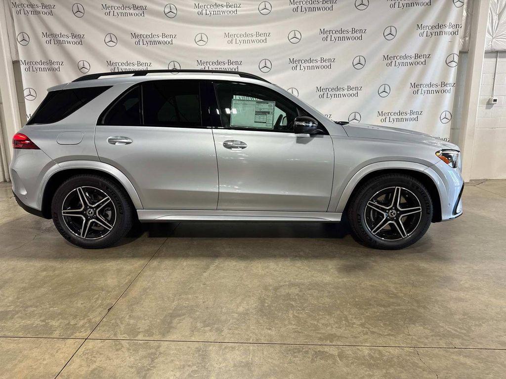 new 2025 Mercedes-Benz GLE 580 car, priced at $94,495