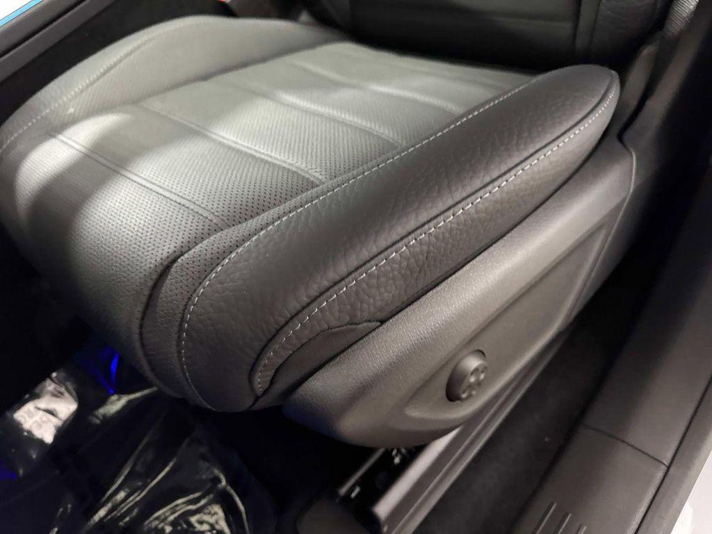 new 2025 Mercedes-Benz GLE 580 car, priced at $94,495