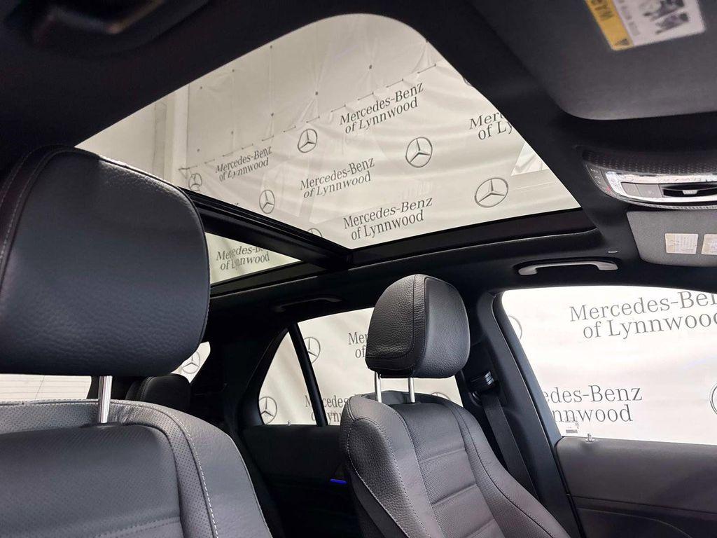 new 2025 Mercedes-Benz GLE 580 car, priced at $94,495