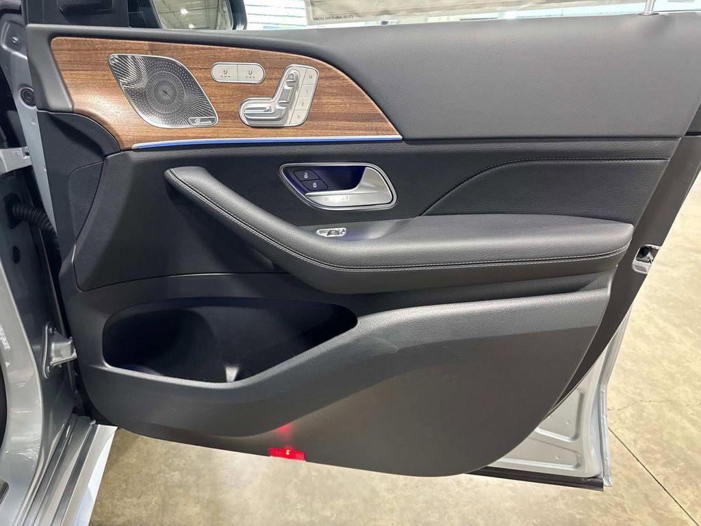 new 2025 Mercedes-Benz GLE 580 car, priced at $94,495