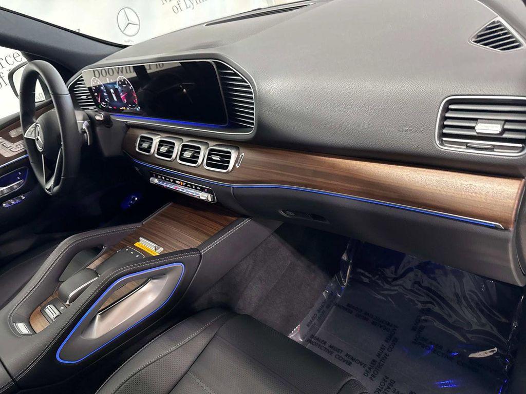 new 2025 Mercedes-Benz GLE 580 car, priced at $94,495
