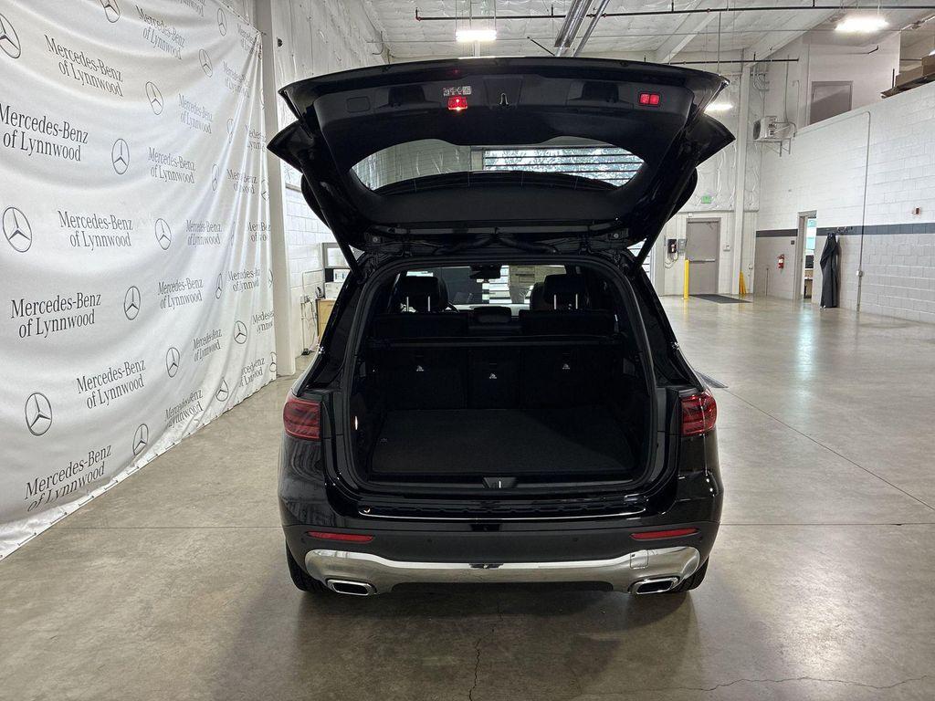 new 2025 Mercedes-Benz GLB 250 car, priced at $53,865