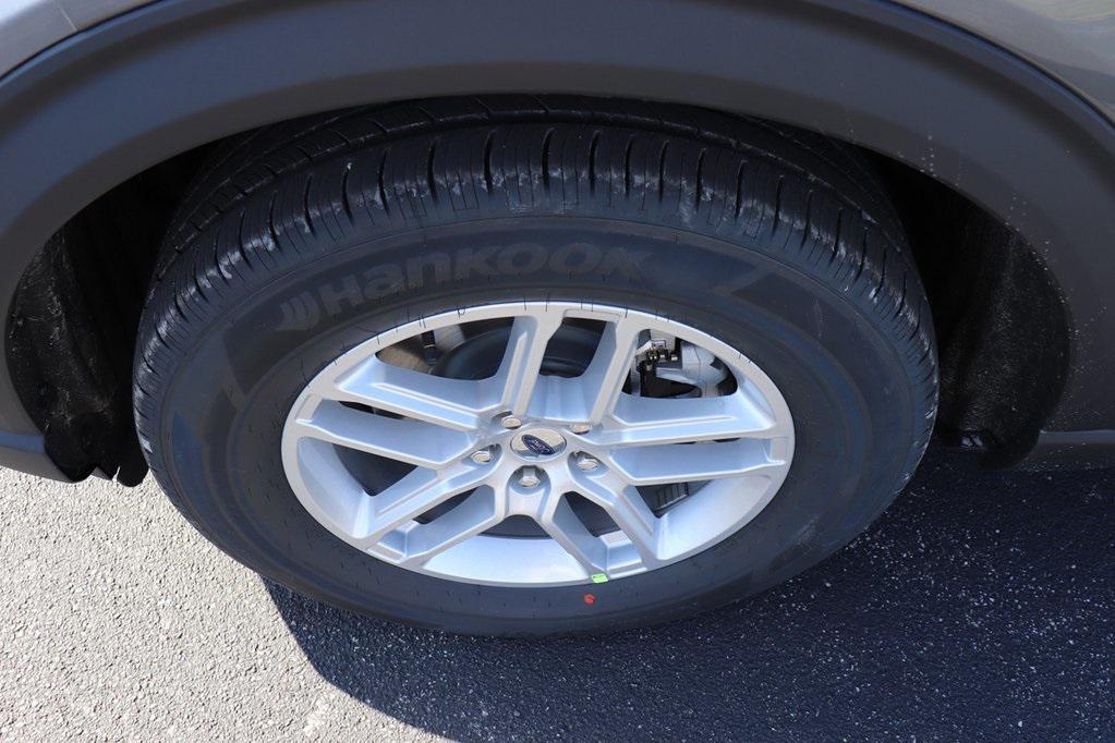 new 2026 Ford Explorer car, priced at $42,000