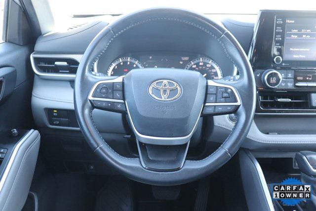 used 2022 Toyota Highlander car, priced at $34,500