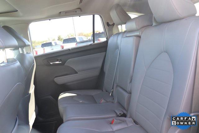 used 2022 Toyota Highlander car, priced at $34,500