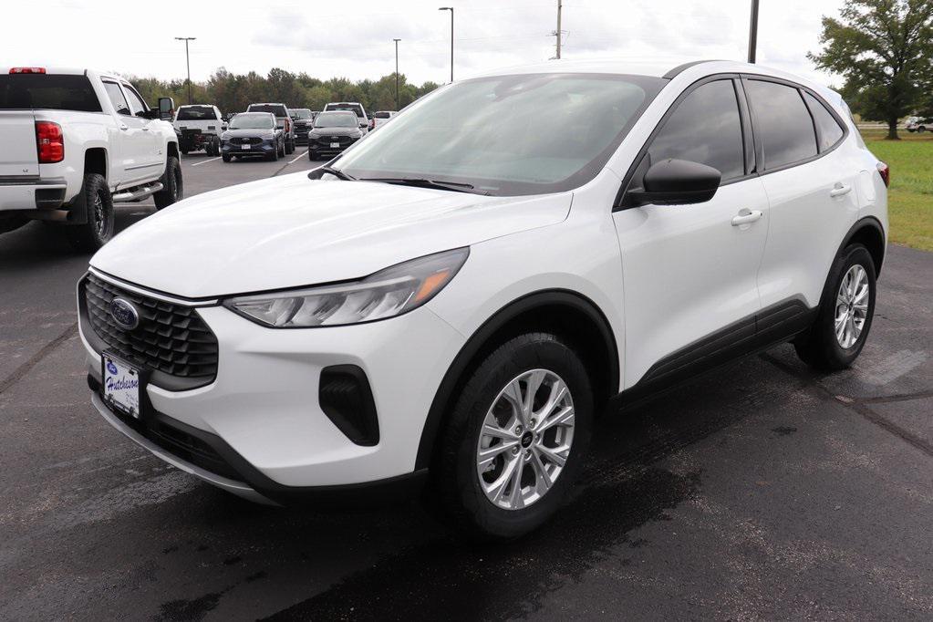 new 2025 Ford Escape car, priced at $29,200