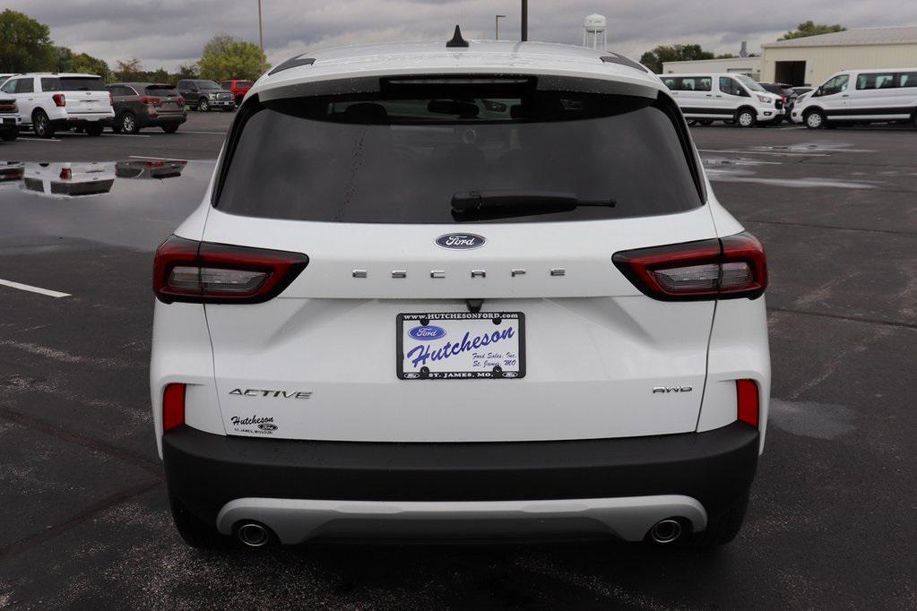 new 2025 Ford Escape car, priced at $29,200