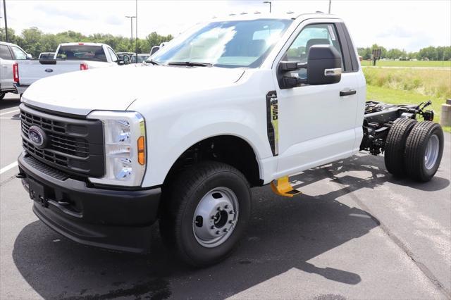 new 2025 Ford F-350 car, priced at $54,500