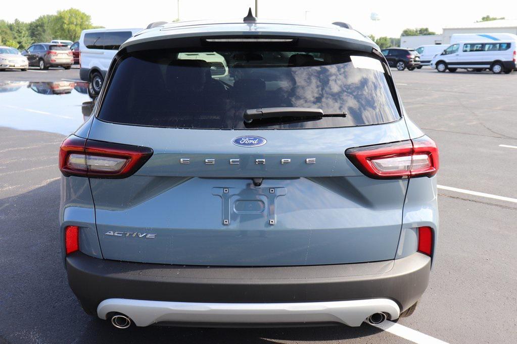 new 2025 Ford Escape car, priced at $27,700