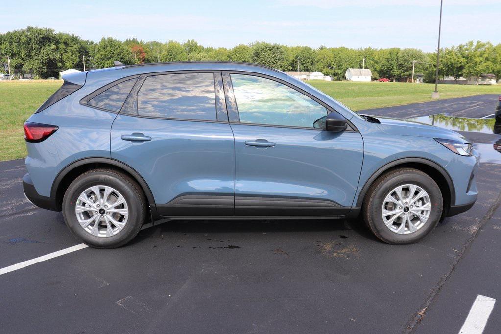 new 2025 Ford Escape car, priced at $27,700