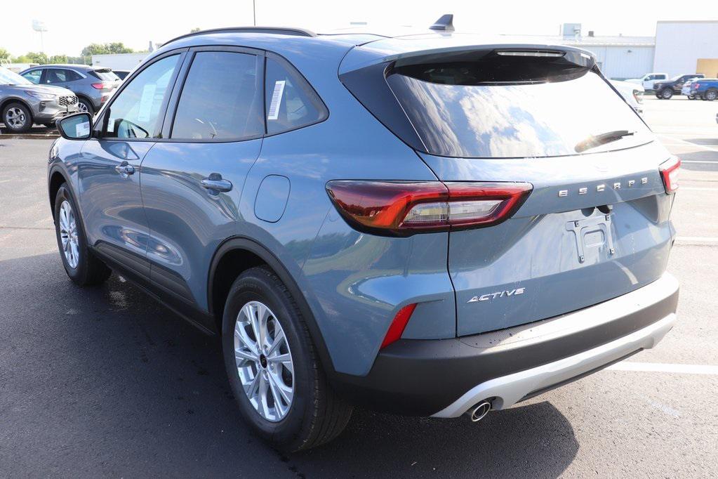 new 2025 Ford Escape car, priced at $27,700