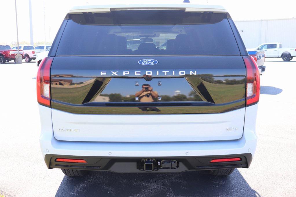 new 2025 Ford Expedition Max car, priced at $73,700
