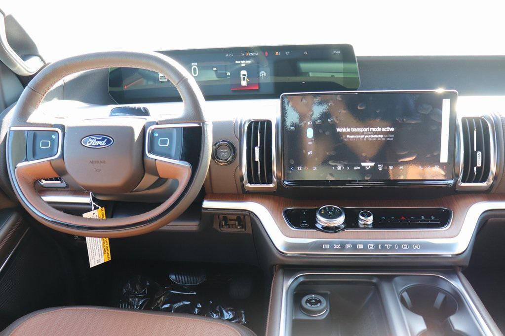 new 2025 Ford Expedition car, priced at $87,910