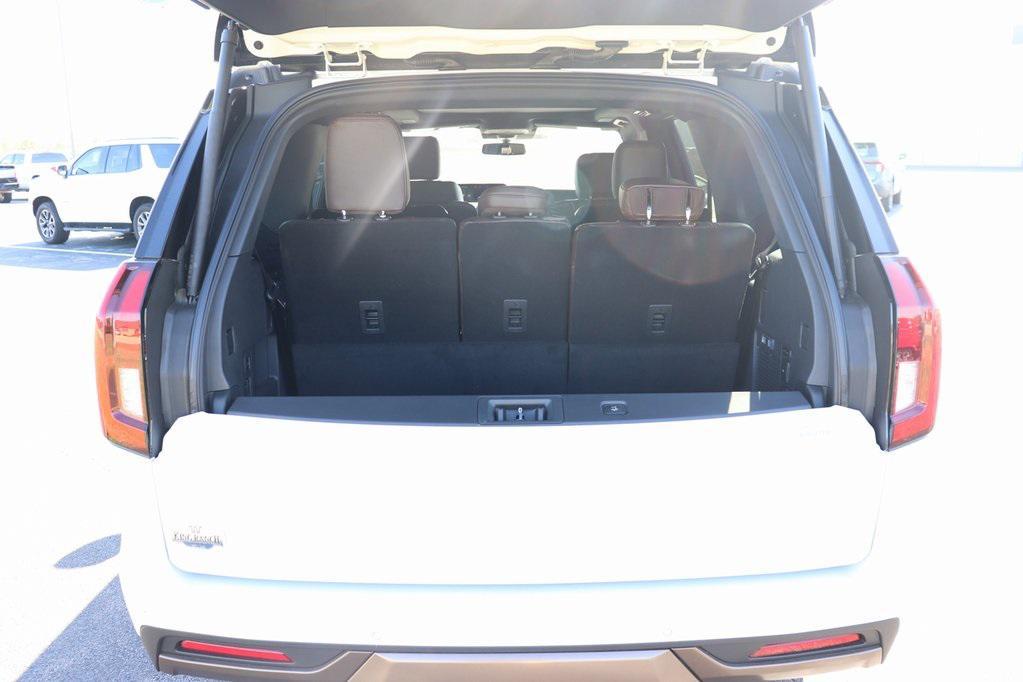 new 2025 Ford Expedition car, priced at $87,910