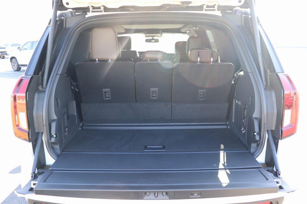 new 2025 Ford Expedition car, priced at $87,910