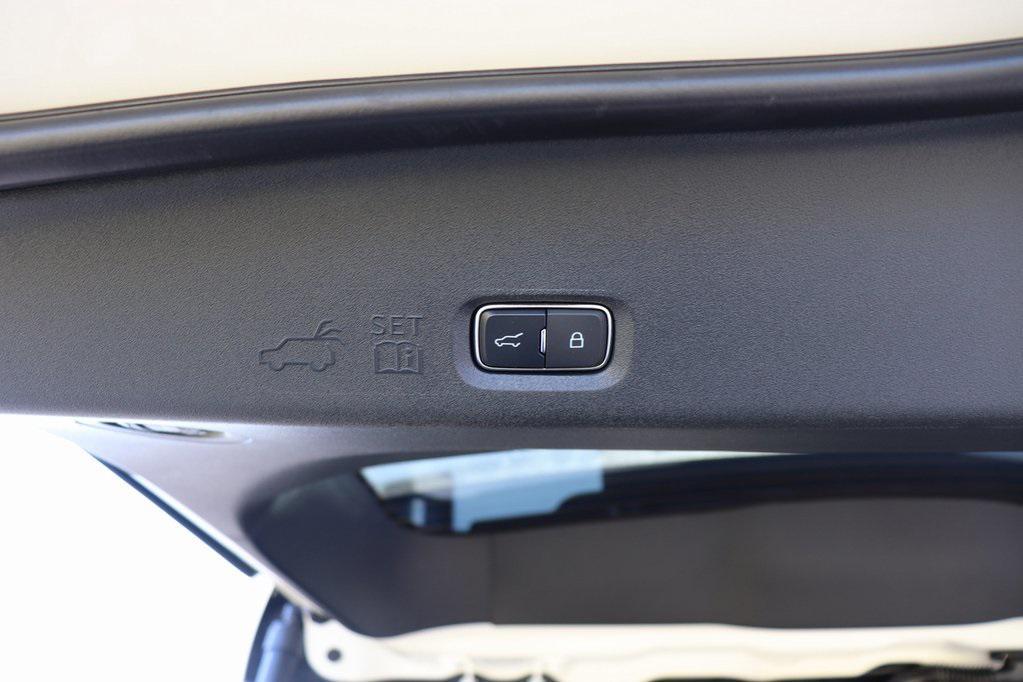 new 2025 Ford Expedition car, priced at $87,910