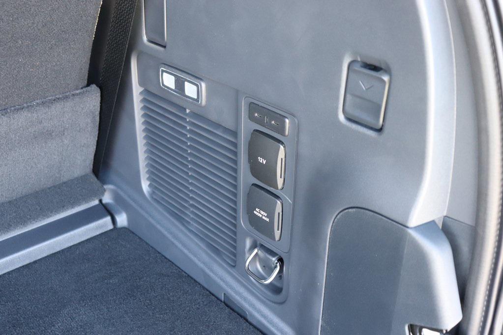 new 2025 Ford Expedition car, priced at $87,910