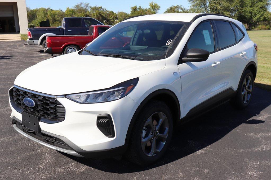 new 2025 Ford Escape car, priced at $30,200