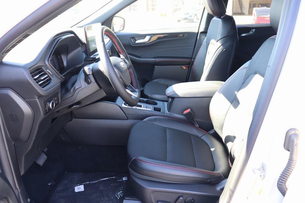 new 2025 Ford Escape car, priced at $30,200