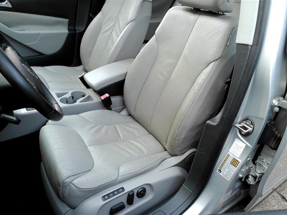 used 2007 Volkswagen Passat car, priced at $6,750