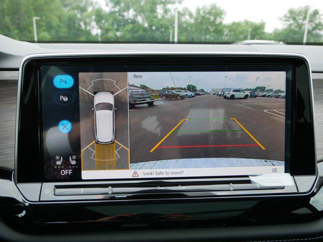 new 2025 Volkswagen Atlas car, priced at $54,188