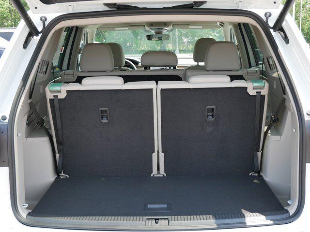 new 2025 Volkswagen Atlas car, priced at $45,720