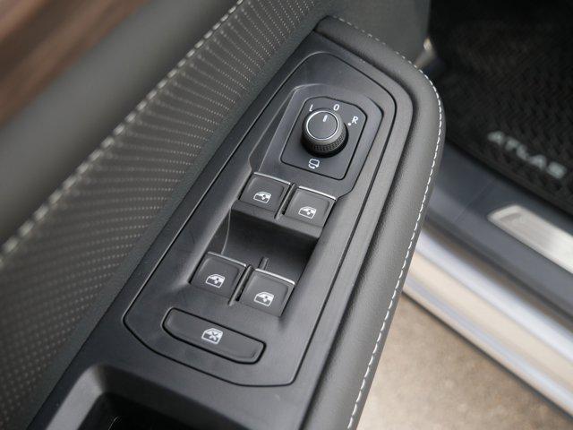 new 2025 Volkswagen Atlas car, priced at $53,956
