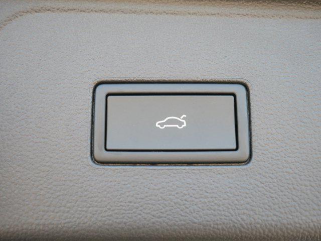 new 2026 Volkswagen Atlas car, priced at $52,581