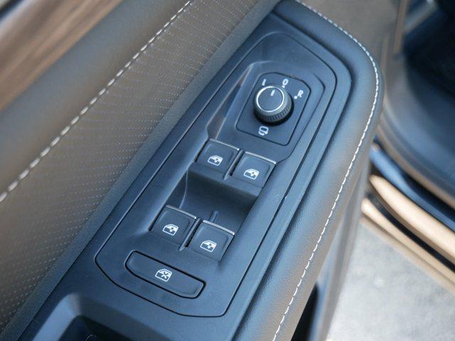 new 2025 Volkswagen Atlas car, priced at $49,706