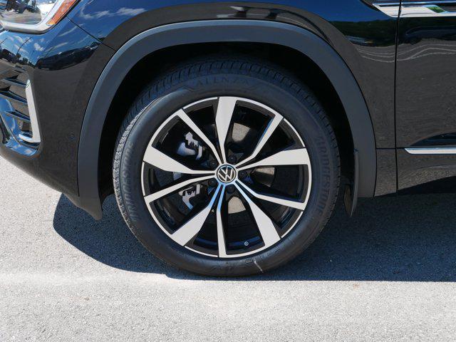 new 2025 Volkswagen Atlas car, priced at $49,706